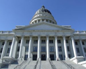Front_of_the_Utah_State_Capitol_in_May_2008